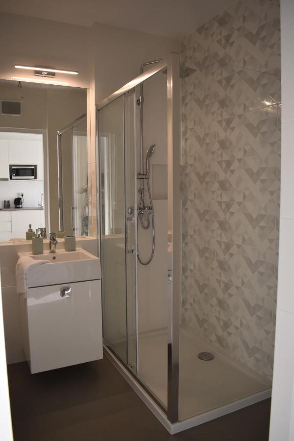 White Apartment Modern Tower Atal Gdynia Dış mekan fotoğraf